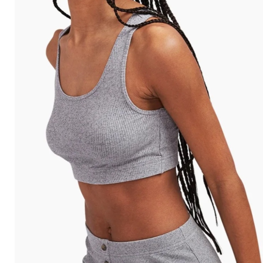 ARITZIA TNA Gray Ribbed Tank Top Size Medium